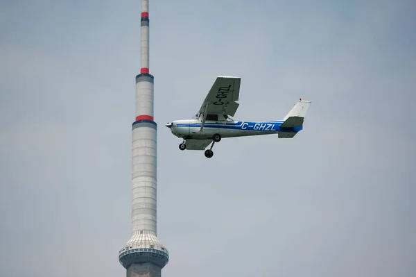 Cessna 150 Přistání Billy Bishop Toronto City Airport Ontario Kanada — Stock fotografie