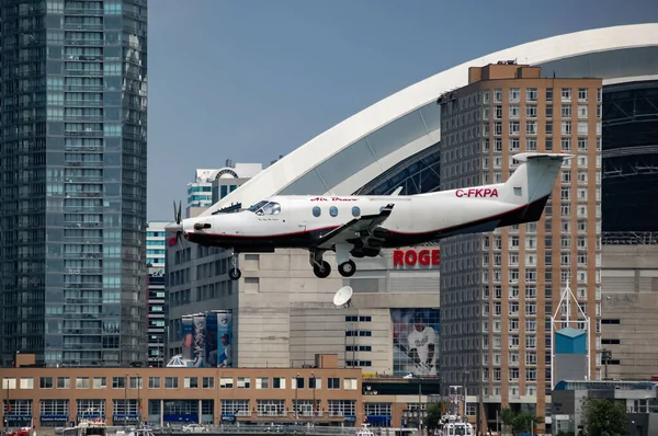 Air Bravo Pilatus Přistání Billy Bishop Toronto City Airport Ontario — Stock fotografie