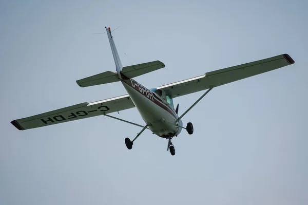 Cessna 150 Aterrizando Billy Bishop Toronto City Airport Ontario Canadá — Foto de Stock