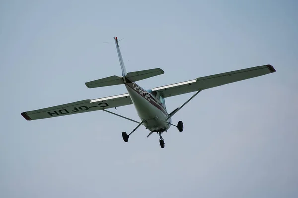 Cessna 150 Přistání Billy Bishop Toronto City Airport Ontario Kanada — Stock fotografie