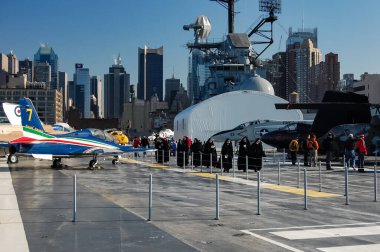 New York 'taki Korkusuz Deniz, Hava ve Uzay Müzesi