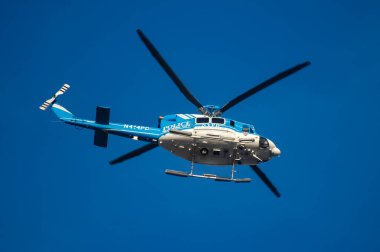New York Polis Departmanı (NYPD) Brooklyn, New York üzerinde uçan helikopter.