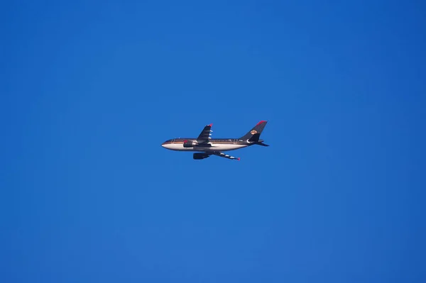 Royal Jordanian Airline Cargo Airbus A310 300F Aterrizaje Aeropuerto Internacional — Foto de Stock