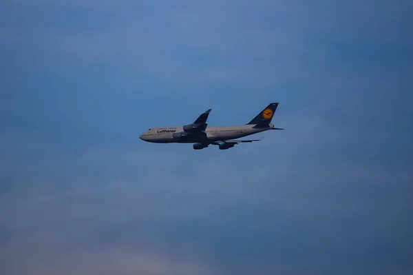 Lufthansa Boeing 747 Aterrizando Aeropuerto Internacional John Kennedy Ciudad Nueva — Foto de Stock