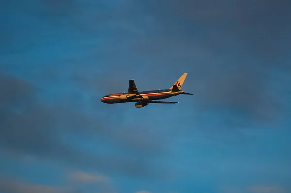 American Airlines Boeing 767 300Er Ląduje Międzynarodowym Lotnisku Johna Kennedy — Zdjęcie stockowe