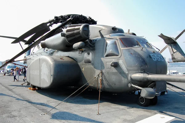 Sikorsky 53E Super Stallion Вертолет Uss Iwo Jima Lhd Десантный — стоковое фото