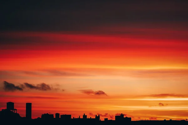 ニューヨークのブルックリンの美しい朝の日の出の空の雲 — ストック写真