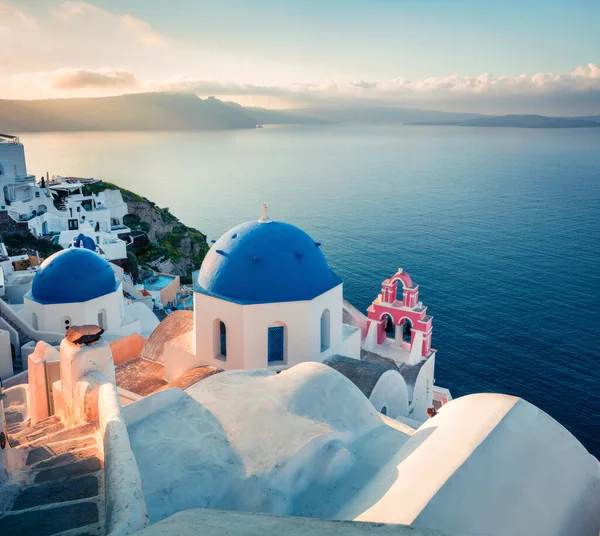 Soleggiata Vista Mattutina Sull Isola Santorini Splendida Alba Primaverile Sulla — Foto Stock