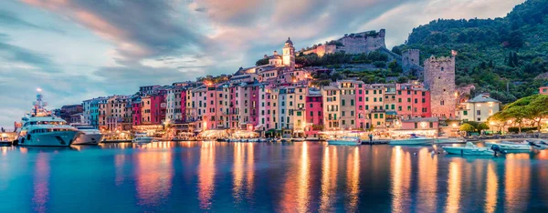 포르토베네레 마을의 환상적인 파노라마 지중해 리구리아 스페치아 이탈리아 유럽의 화려한 — 스톡 사진