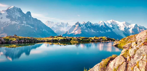 Panorama Colorido Verão Lago Lac Blanc Com Mont Blanc Monte — Fotografia de Stock