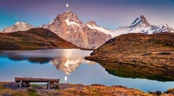 Fantastiskt Kvällslandskap Bachalp Sjö Bachalpsee Schweiz Fantastisk Höstscen Med Schweiziska — Stockfoto