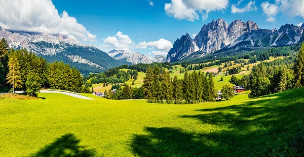 Vista Panorámica Mañana Del Complejo Cortina Dampezzo Espectacular Escena Veraniega — Foto de Stock