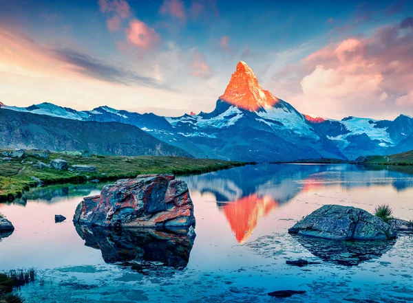 Fantastisk Sommarscen Stellisee Sjön Fantastisk Kvällsutsikt Över Matterhorn Monte Cervino — Stockfoto