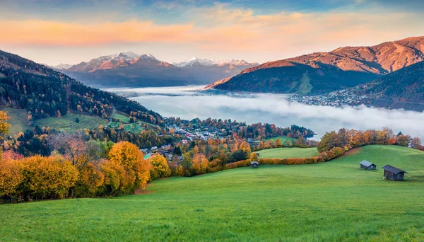 Prachtig Uitzicht Het Zell Meer Kleurrijke Herfst Zonsopgang Oostenrijkse Stad — Stockfoto