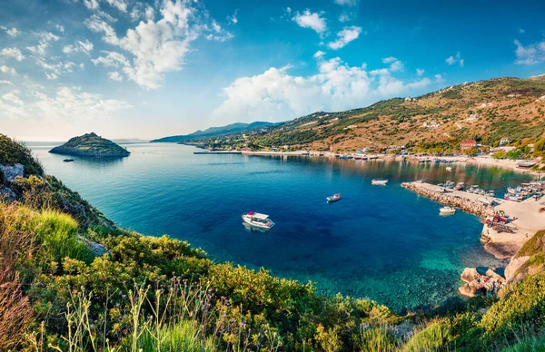 Zonnige Ochtend Uitzicht Agios Nikolaos Kleine Haven Het Eiland Zakynthos — Stockfoto