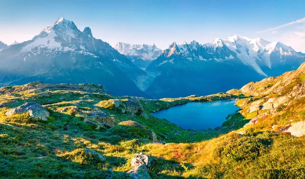 Vista Colorida Verão Lago Lac Blanc Com Mont Blanc Monte — Fotografia de Stock