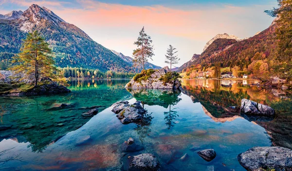 호수의 Hochkalter Peak 독일의 배경에 바이에른 알프스의 자연의아름다움 — 스톡 사진