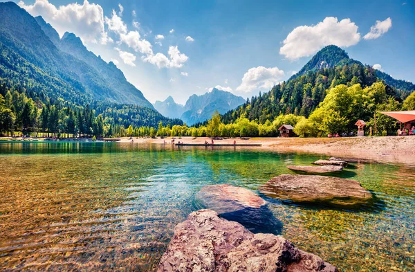 Einem Warmen Sommertag Ruhen Sich Viele Touristen Ufer Des Jasna — Stockfoto