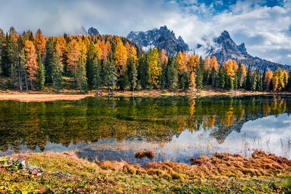 Dramatische Herbstszene Des Antornosees Atemberaubender Blick Auf Die Dolomiten Provinz — Stockfoto