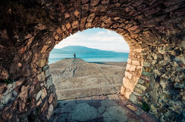 Fotograf Fotografiert Vom Kai Hafen Von Nafpaktos Schöne Morgenlandschaft Golf — Stockfoto