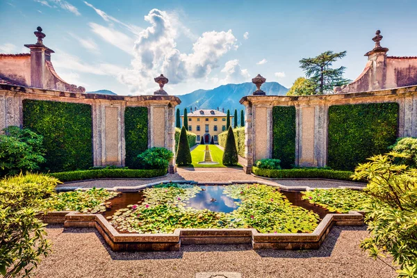 典型的意大利古老建筑 可以在意大利北部找到 意大利夏日阳光灿烂的景象 旅行概念背景 — 图库照片
