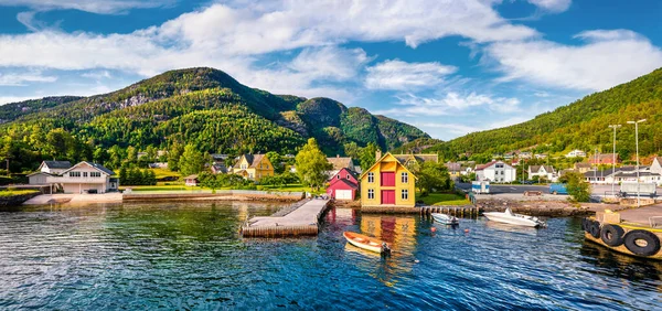 피오르드 해안에 전형적 노르웨이 파노라마 개념의 — 스톡 사진