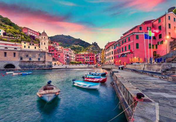Festői Reggeli Városkép Vernazza Kikötőjéről Cinque Terre Régió Vonzó Nyári — Stock Fotó