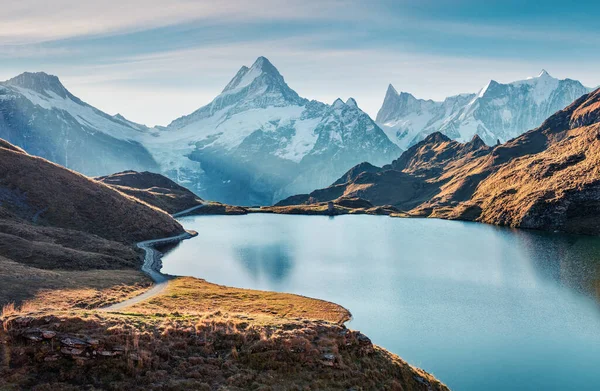 Lindo Panorama Noturno Lago Bachalp Bachalpsee Suíça Nascer Sol Exótico — Fotografia de Stock