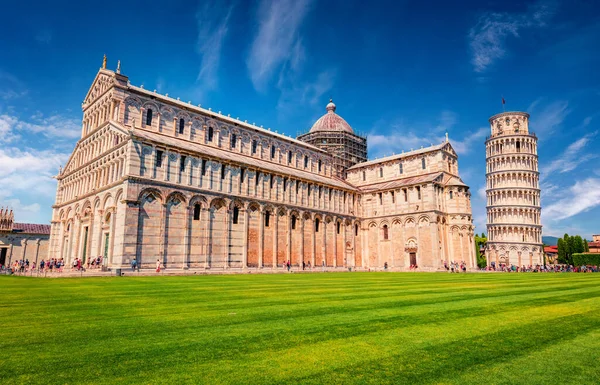 Aantrekkelijk Uitzicht Beroemde Scheve Toren Pisa Zonnige Ochtend Scène Met — Stockfoto