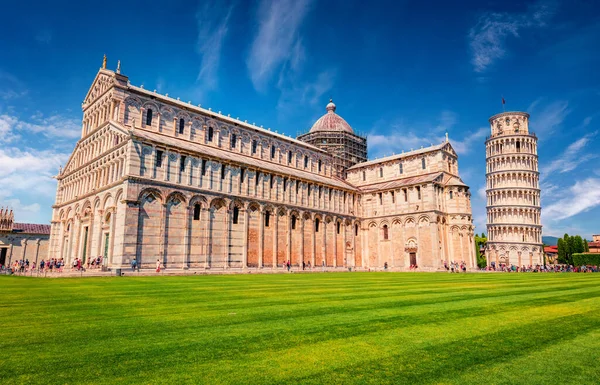 Pisa Daki Ünlü Eğik Kule Nin Çekici Yaz Manzarası Piazza — Stok fotoğraf