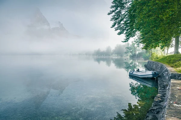 Escena Verano Brumosa Del Lago Bohinj Hermosa Vista Matutina Del — Foto de Stock