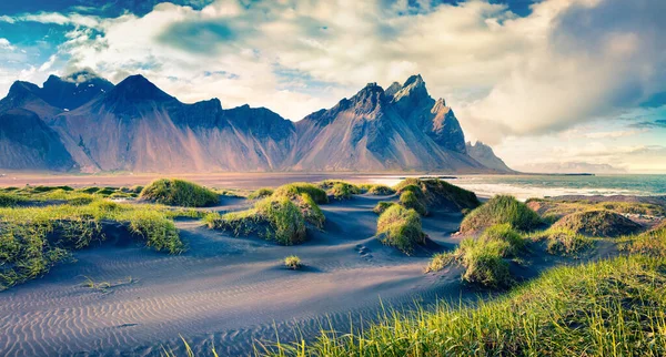 Dunas Areia Negra Promontório Stokksnes Costa Sudeste Islândia Panorama Colorido — Fotografia de Stock