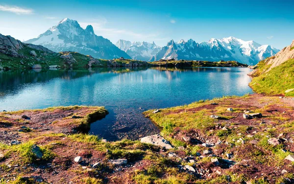 Vista Colorida Verão Lago Lac Blanc Com Mont Blanc Monte — Fotografia de Stock