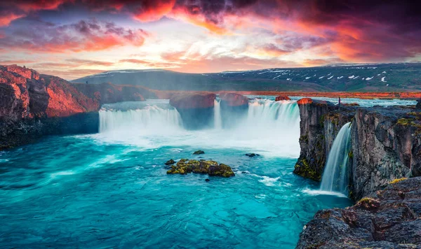 Unglaubliche Sommermorgen Szene Godafoss Wasserfall Farbenfroher Sonnenaufgang Auf Dem Skjalfandafljot — Stockfoto