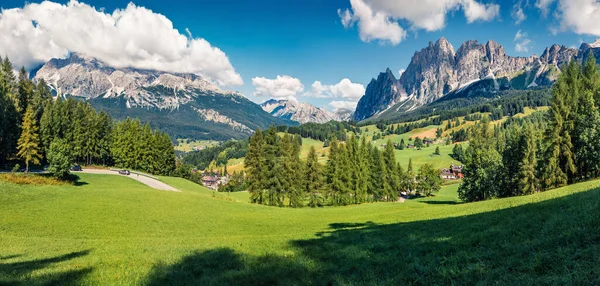 Vista Panorámica Mañana Del Complejo Cortina Dampezzo Espectacular Escena Veraniega — Foto de Stock