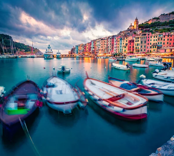 Pôr Sol Dramático Verão Cidade Portovenere Fantástica Paisagem Marinha Noturna — Fotografia de Stock