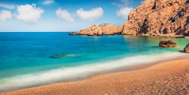 Petani Sahili 'nin panoramik bahar manzarası. Kefalonya Adası, Yunanistan, Avrupa 'nın büyüleyici sabah manzarası. Akdeniz 'in inanılmaz deniz manzarası. İyon Adaları 'nın çarpıcı açık hava manzarası.