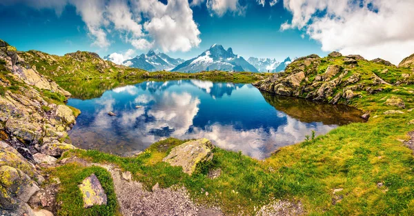 Panorama Colorido Verão Lago Lac Blanc Com Mont Blanc Monte — Fotografia de Stock