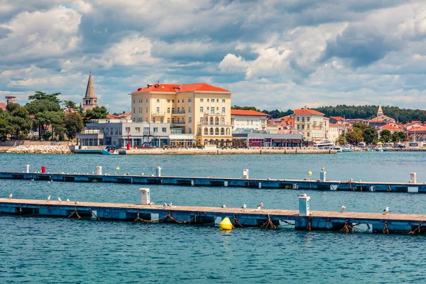 Strahlender Morgen Stadtbild Des Beliebten Ferienortes Porec Schöne Frühlingslandschaft Der — Stockfoto