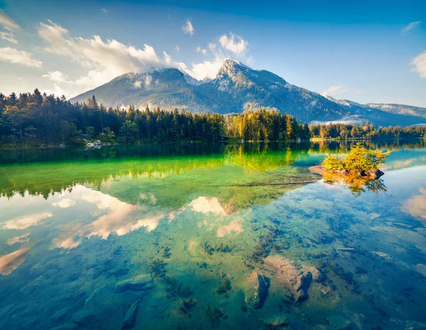 호수의 물에서 보여준다 오스트리아 알프스 Salzburg Umgebung 오스트리아 유럽의 포스팅 — 스톡 사진