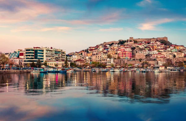 Faszinierende Frühlingslandschaft Der Ägäis Bunte Abendansicht Der Stadt Kavala Der — Stockfoto