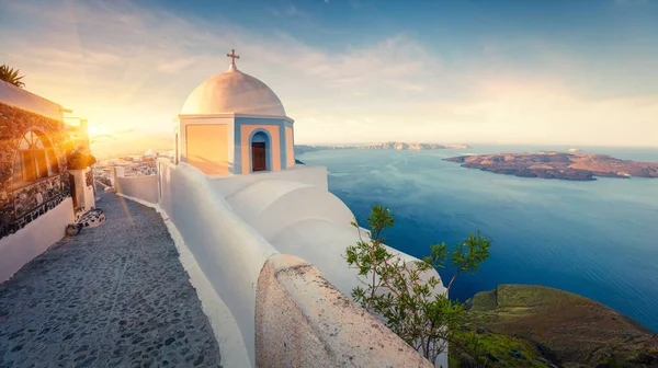 Soleado Panorama Matutino Isla Santorini Pintoresco Amanecer Primavera Famoso Complejo —  Fotos de Stock