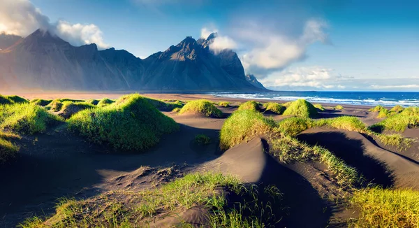 Θίνες Μαύρης Άμμου Στο Ακρωτήρι Stokksnes Στη Νοτιοανατολική Ισλανδική Ακτή — Φωτογραφία Αρχείου