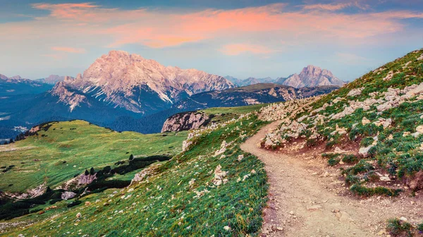 Fantástico Amanecer Verano Parque Nacional Tre Cime Lavaredo Con Cristallo —  Fotos de Stock