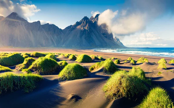 Czarny Wydmy Cypel Stokksnes Południowo Wschodnim Wybrzeżu Islandii Vestrahorn Batman — Zdjęcie stockowe