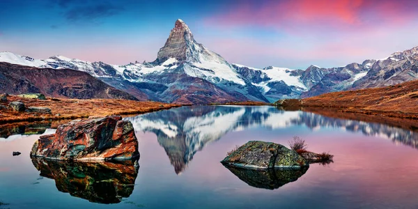 Vista Panorâmica Manhã Lago Stellisee Com Matterhorn Cervino Pico Fundo — Fotografia de Stock