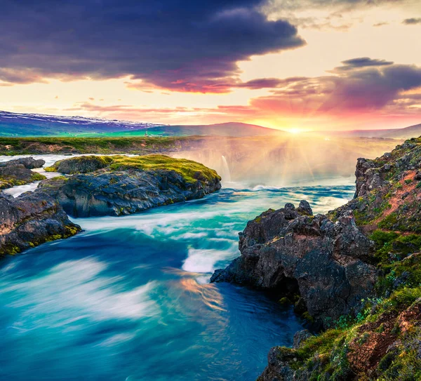 Картинна Літня Ранкова Сцена Годафосському Водоспаді Яскравий Схід Сонця Річці — стокове фото