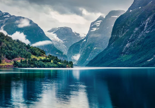 Dark Summer View Lovatnet Lake Municipality Stryn Sogn Fjordane County — Stock Photo, Image