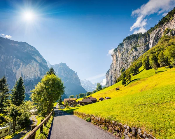 Szép Nyári Kilátás Lauterbrunnen Falu Csodálatos Szabadtéri Jelenet Svájci Alpokban — Stock Fotó