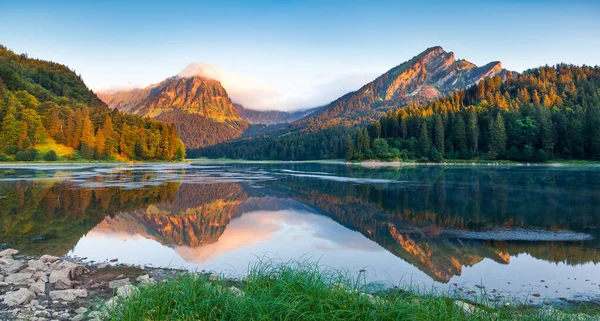 Tolles Sommerpanorama Auf Den Obersee Farbenfroher Morgenblick Den Schweizer Alpen — Stockfoto